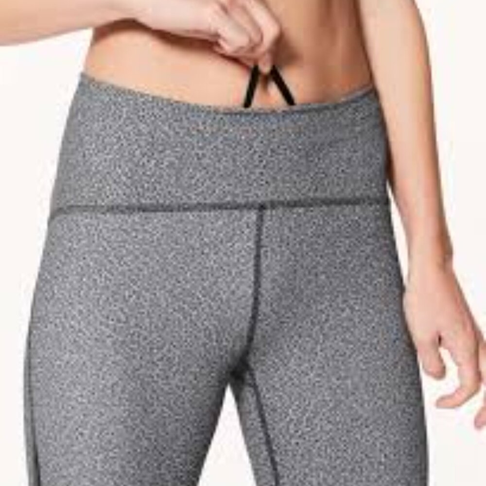 Lululemon Train Times Crop Legging, Fractal Alpine White Black/Black, Size 6 - Picture 9 of 12